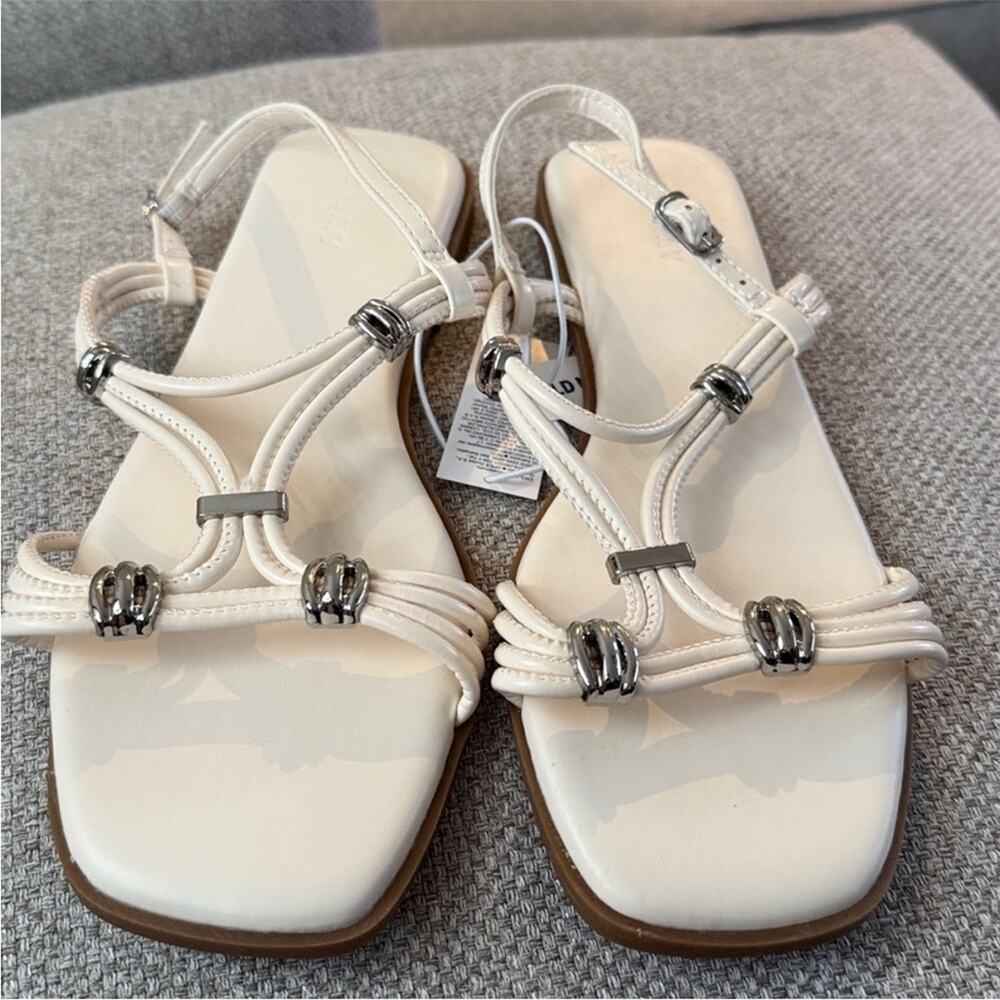 Old Navy Bone Faux-Leather Strappy Hardware Sandals - Picture 11 of 12